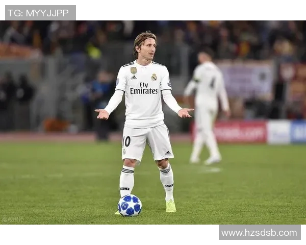 莫德里奇:足球场上的艺术家与传奇中场的完美结合 莫德里奇:足球场上的艺术家与传奇中场的完美结合