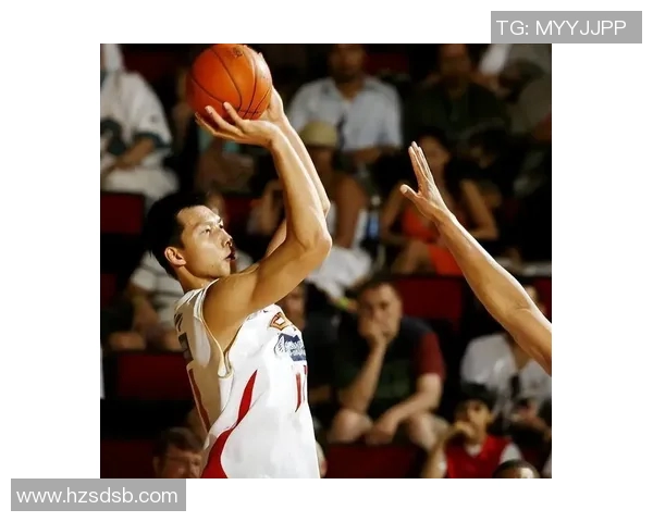 易建联的篮球传奇之路:从青涩少年到国家队核心的辉煌历程 易建联的篮球传奇之路:从青涩少年到国家队核心的辉煌历程